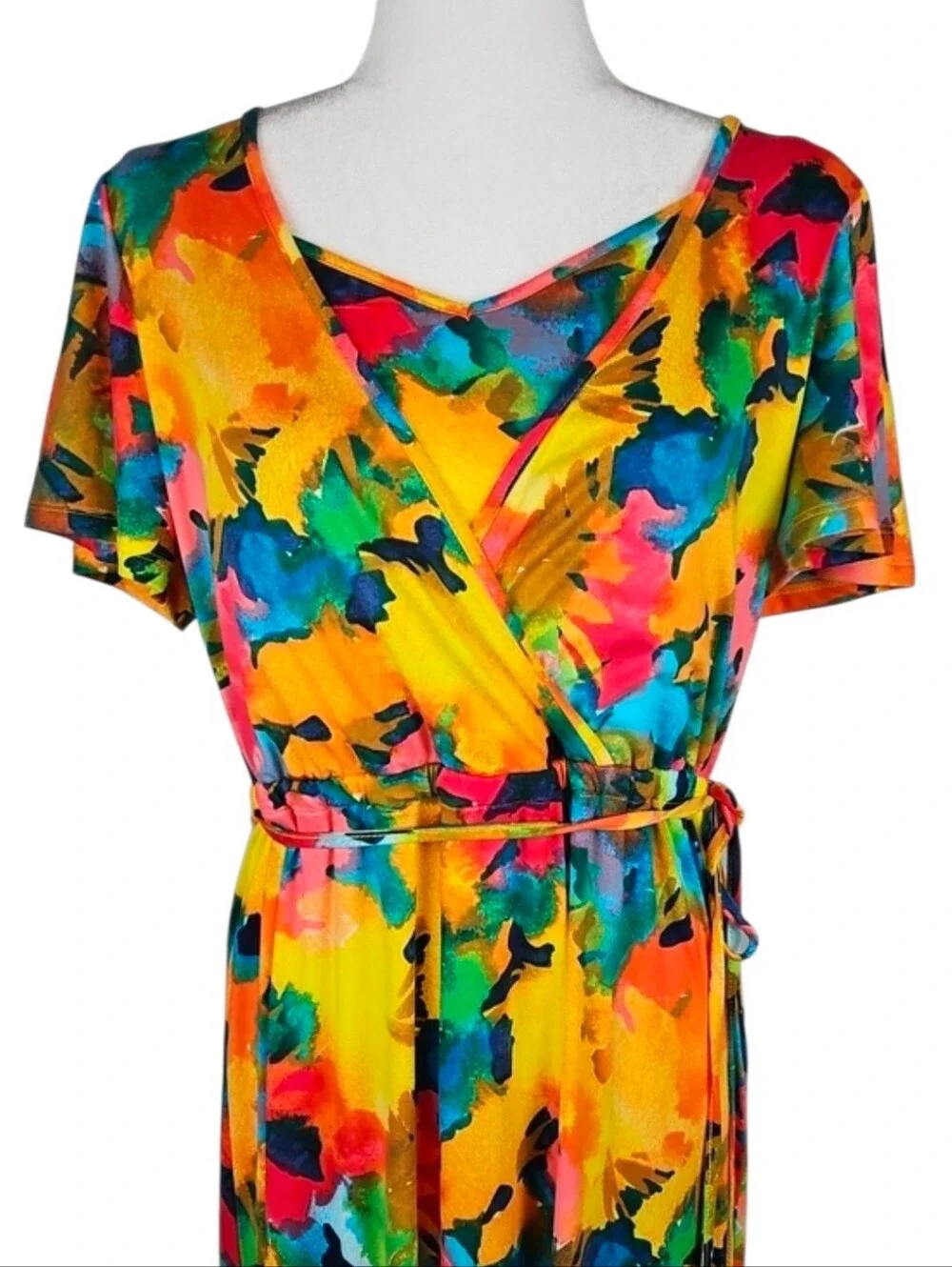 Nina Leonard vibrant colorful
